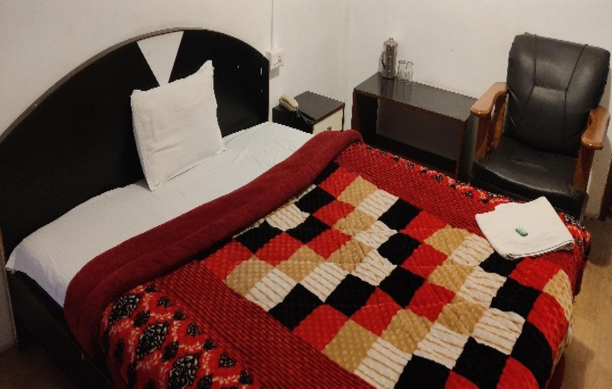 גנגטוק Capital O 8272 Hotel Pratigya Residency מראה חיצוני תמונה