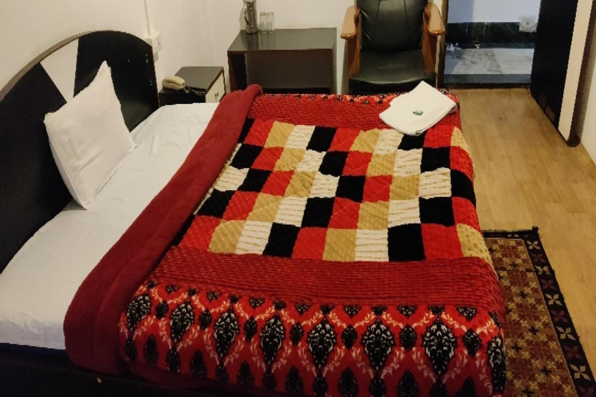 גנגטוק Capital O 8272 Hotel Pratigya Residency מראה חיצוני תמונה